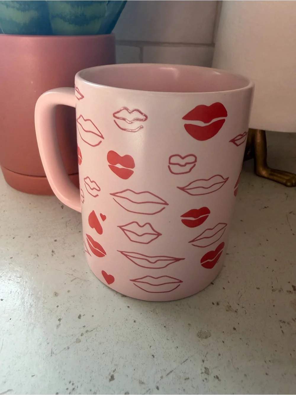 Starbucks 2020 Valentine’s Day Lips & Hearts 14 oz Pink Ceramic Mug